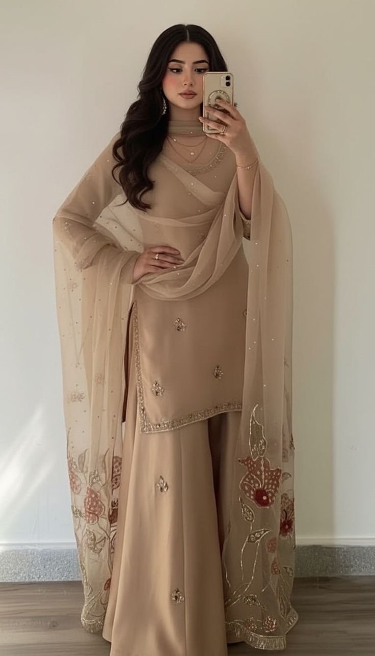 female's wear - Image 3