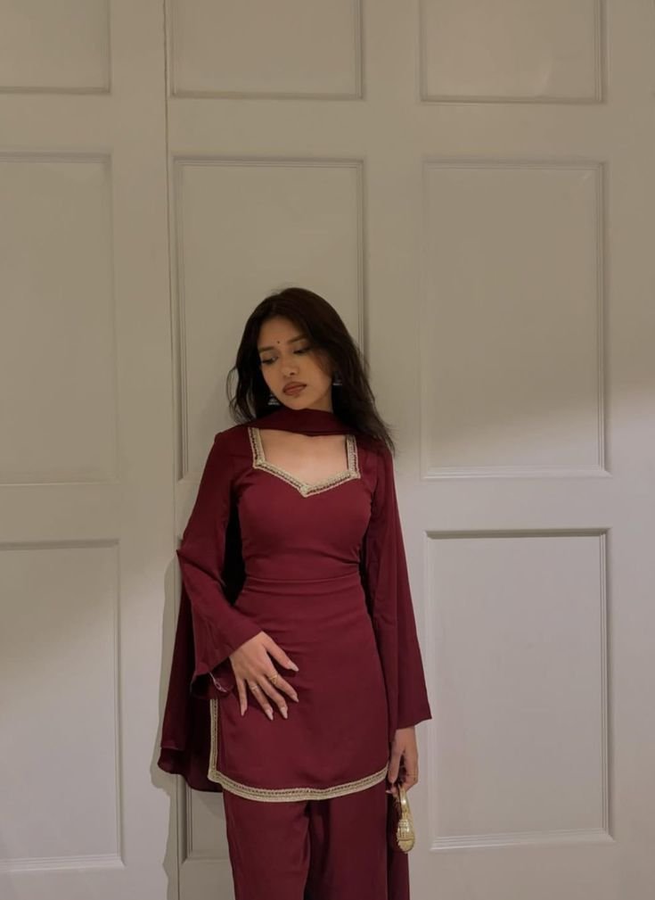 female's wear - Image 2