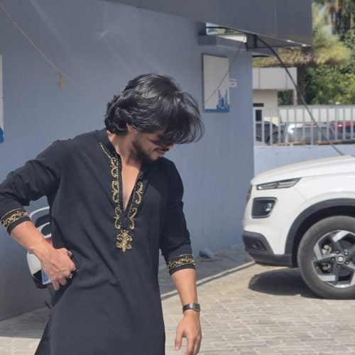 desi 🤍✨